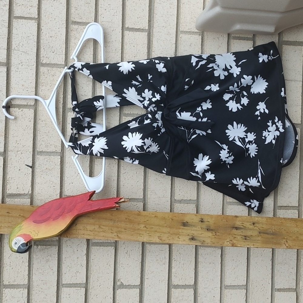 Swimsuit Top** - Picture 3 of 10